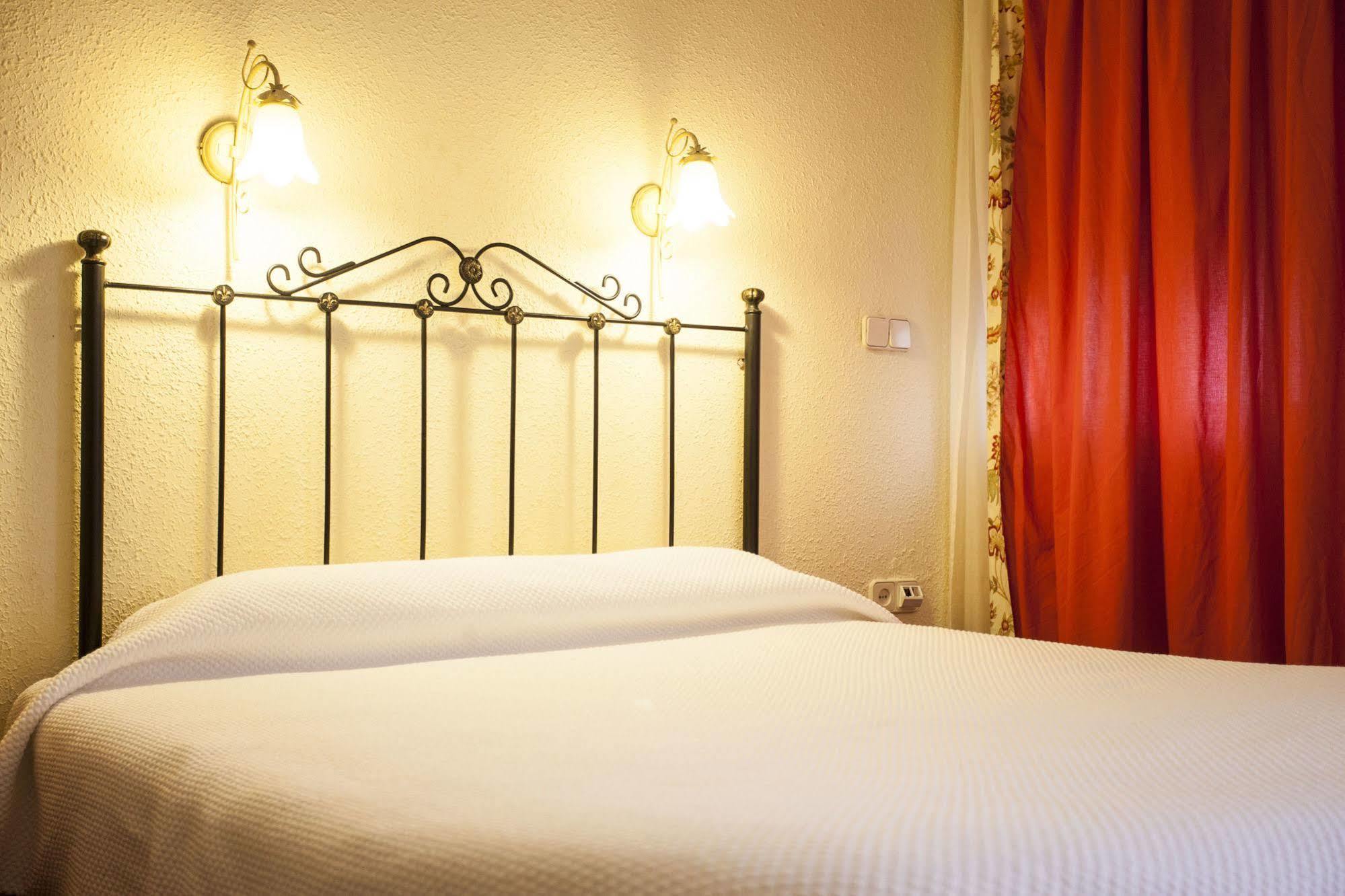 Hostal Castilla Aranjuez Kültér fotó